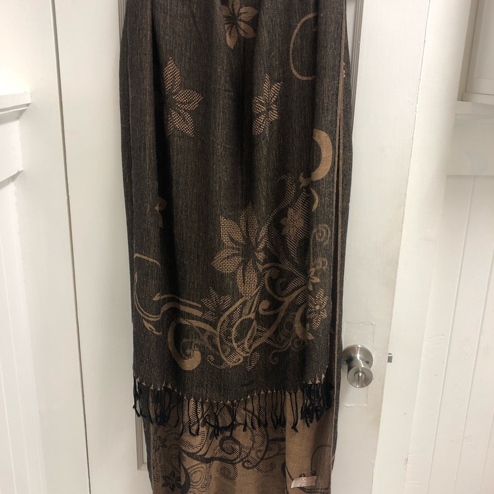 70% Pashmina, 30% silk gently work scarf
